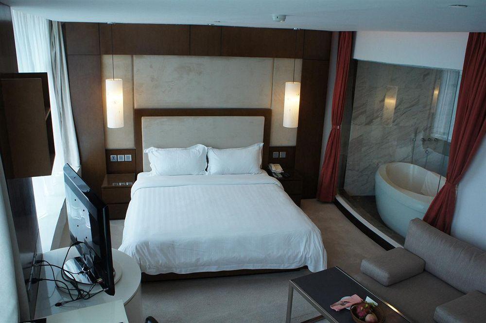 The Hanoi Club Hotel & Residences Экстерьер фото
